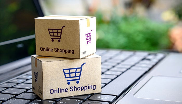آن لائن اشیاء منگوانے پر اب کتنا ٹیکس دینا ہوگا؟ بجٹ دستاویز میں بتادیا گیا