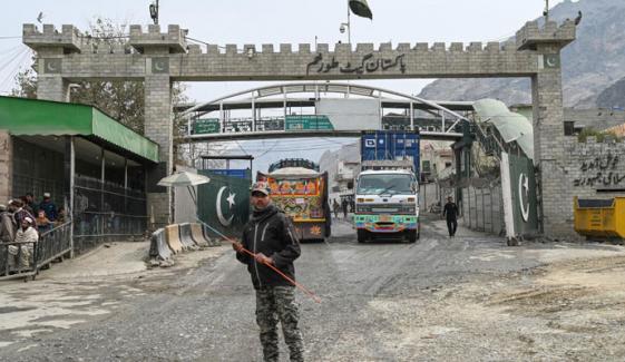 پاک افغان باڈر کی بندش: تجارتی حجم ڈھائی ارب ڈالرز سے کم ہو کر ایک ارب ڈالر رہ گیا