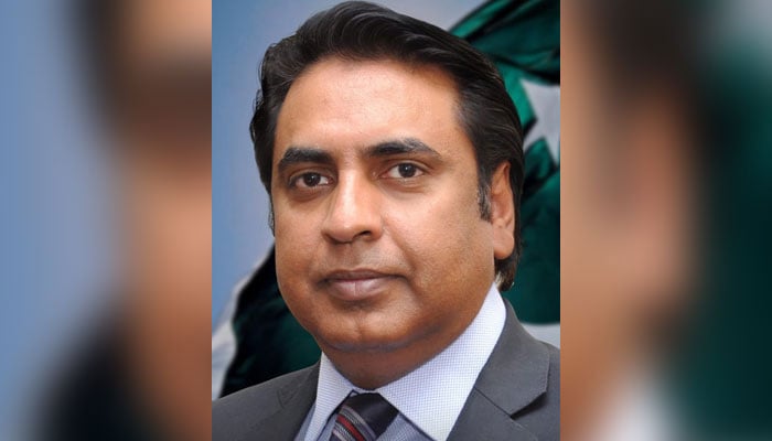 او پی ایف کے ایم ڈی  افضال بھٹی—فائل فوٹو