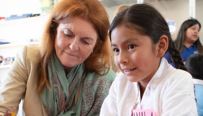 Sarah Ferguson cherishes heartfelt gift from young student during Áncash trip