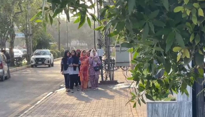 وزیر اعلیٰ پنجاب سمر گیمز کے کھلاڑیوں کو کھانے کیلئے مشکلات کا سامنا
