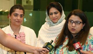 سابق کپتان ثنا میر کا وطن واپسی پر شاندار استقبال