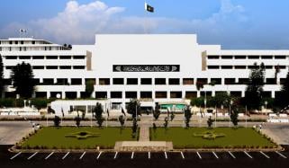 مزدور کی کم از کم تنخواہ 40 ہزار مقرر کرنے کی سفارش
