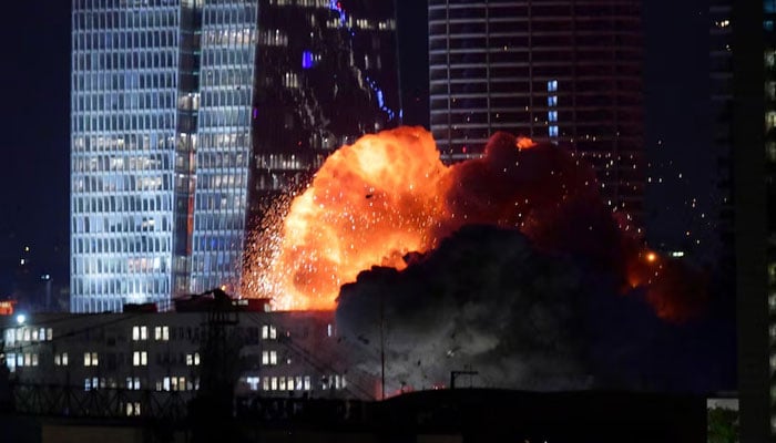 آپریشن رائزنگ لائن کے جواب میں ایران کے اسرائیل پر میزائل حملوں کی بوچھاڑ