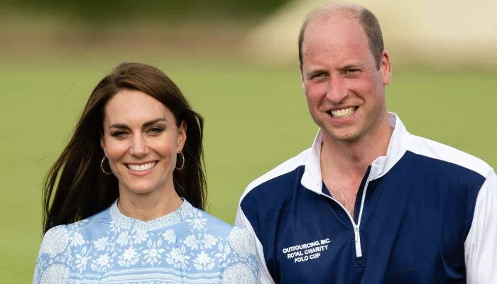 Prince William, Princess Kate make headlines with no-security visit
