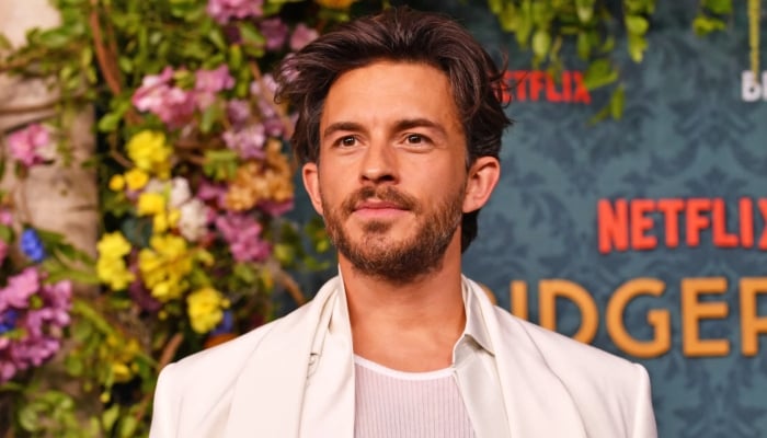 Jonathan Bailey reacts to James Bond casting buzz in awkward moment