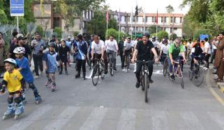 ’اسپورٹس میں حصہ لینے والے طلبہ زندگی میں زیادہ کامیاب رہتے ہیں‘ 