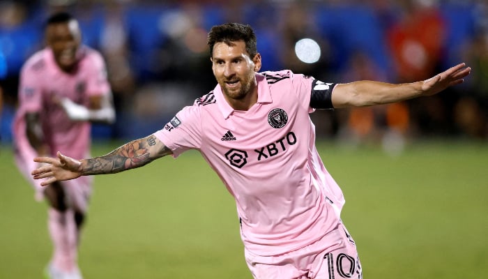 Lionel Messi earns praise after brilliant free-kick in Club World Cup