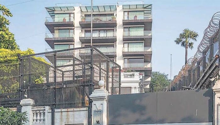 شاہ رخ خان کے بنگلے منت سے متعلق شکایت پر جانچ پڑتال