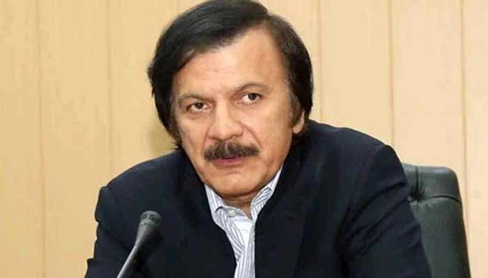 وزیراعظم کے معاون خصوصی ہارون اختر خان —فوٹو فائل