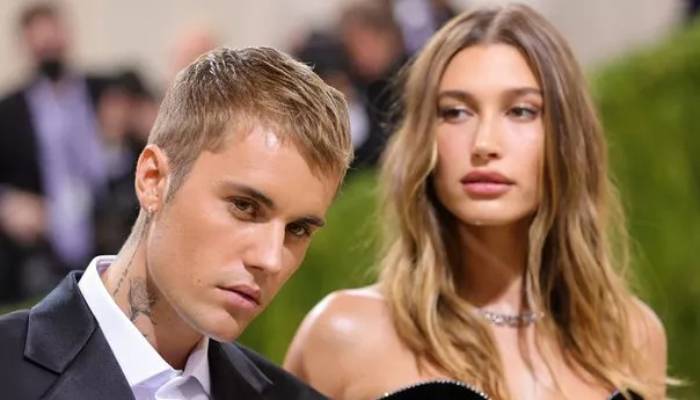 Hailey Bieber spotted without wedding ring amid Justin divorce rumors