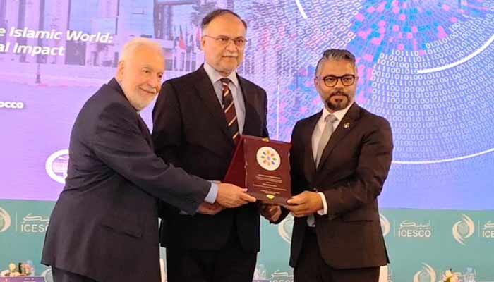 احسن اقبال کو مراکش میں لائف ٹائم اچیومنٹ ایوارڈ