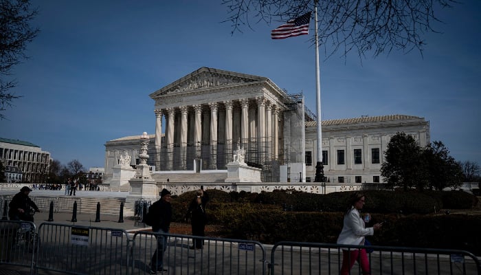 US Supreme Court clears way for Trumps controversial deportation plan