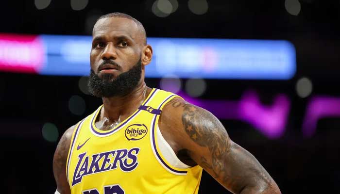LeBron James provides major update on MCL injury