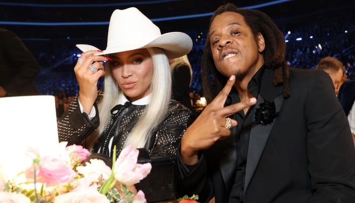 Beyoncé, Jay-Z turn heads at Louis Vuitton Summer/Spring show in Paris