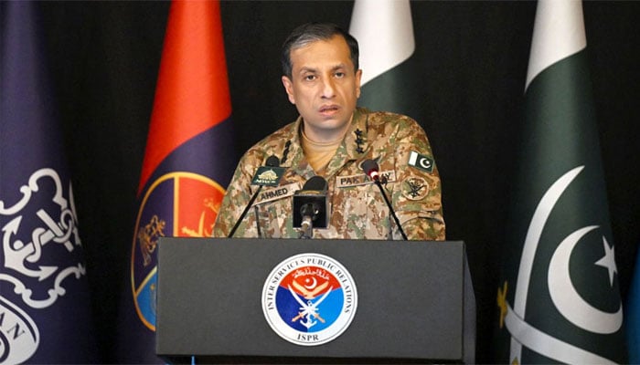ڈائریکٹر جنرل آئی ایس پی آر لیفٹیننٹ جنرل احمد شریف چوہدری—فائل فوٹو