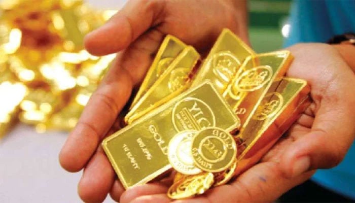 سال بھر میں سونے کی فی تولہ قیمت میں کتنے لاکھ کا اضافہ ہوا؟