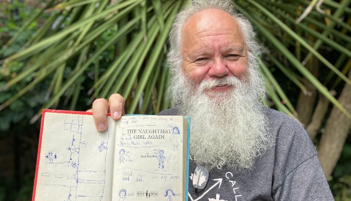 Husband ‘shocked’ to find wifes childhood notes in charity shop novel
