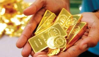 سال بھر میں سونے کی فی تولہ قیمت میں کتنے لاکھ کا اضافہ ہوا؟