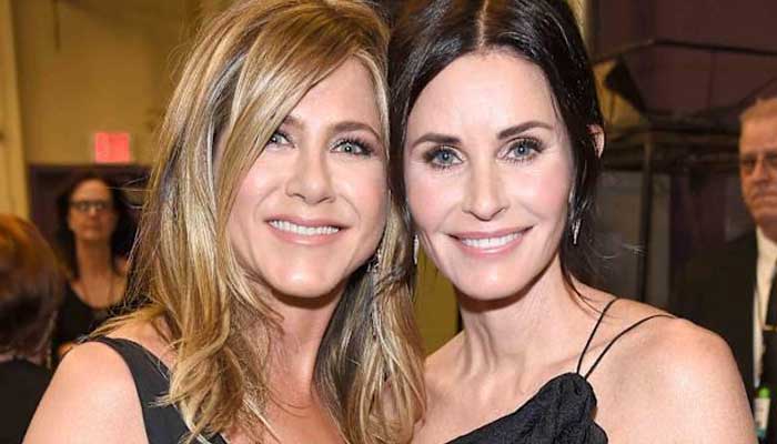 Jennifer Aniston shares adorable photo with Courteney Cox in ‘Monday’ dump