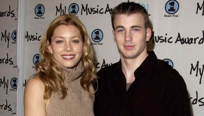 Chris Evans and Jessica Biel