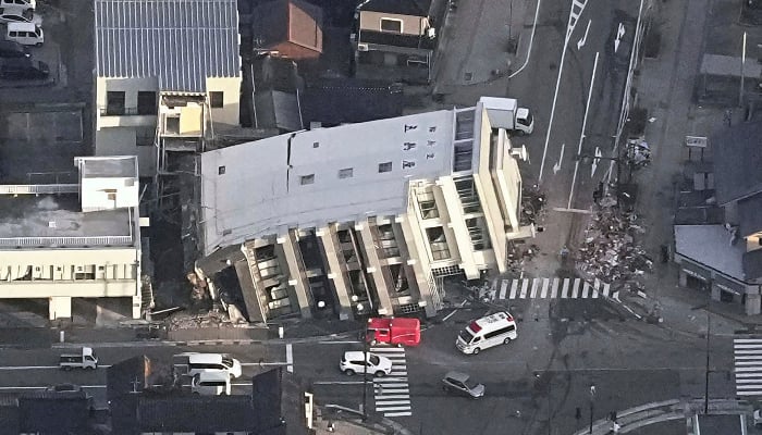 Japan earthquakes: Residents evacuate after over 1,000 tremors