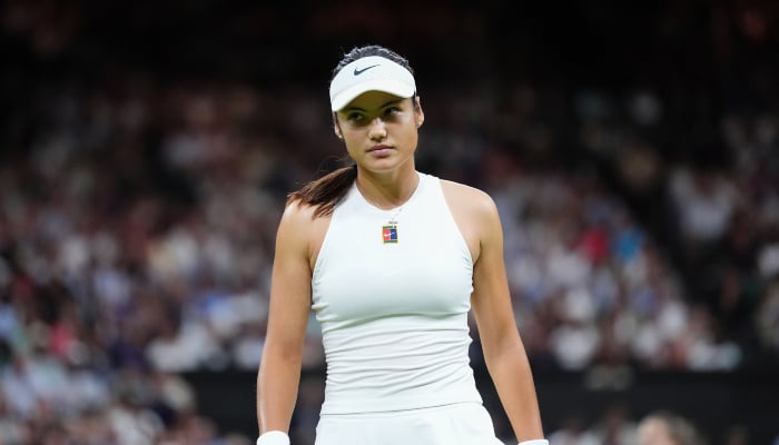 Emma Raducanus Wimbledon dreams shattered with third-round loss to Aryna Sabalenka