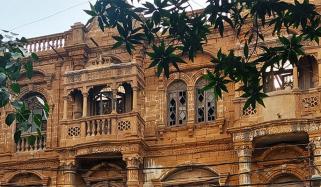 کھارادر میں تاریخی عمارت توڑنے کی کوشش ناکام