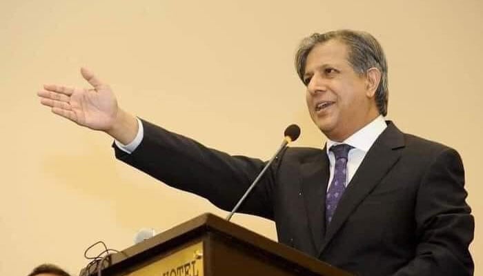 کرسیاں مارنا، مائیک اکھاڑنا، لڑنا جھگڑنا احتجاج نہیں، اعظم نذیر تارڑ