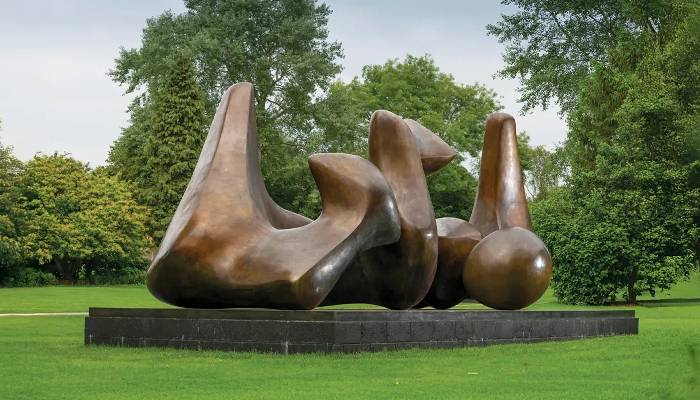 Henry Moore’s art to feature in largest ever open-air exhibition at Kew Gardens