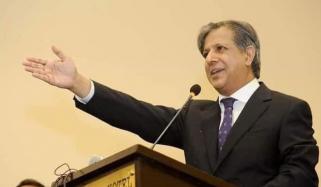 کرسیاں مارنا، مائیک اکھاڑنا، لڑنا جھگڑنا احتجاج نہیں، اعظم نذیر تارڑ