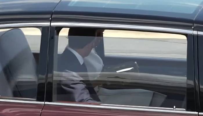 French President Macron snubbed again by wife in public during UK state visit