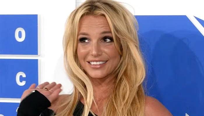 Britney Spears almost loses life after nearly crashing car
