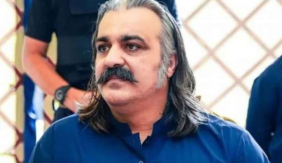 ’وزیرِاعلیٰ نے فنڈ میں خیانت کی‘: گنڈاپور کیخلاف مقدمے کی درخواست