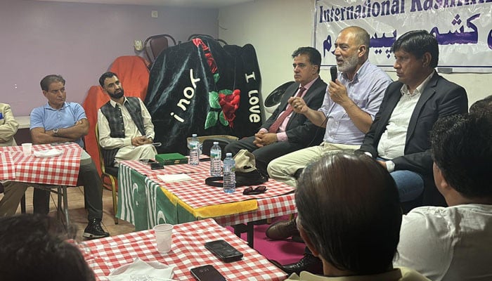 انٹرنیشنل کشمیر پیس فورم فرانس کے زیر اہتمام برہان وانی کے یوم شہادت کی تقریب