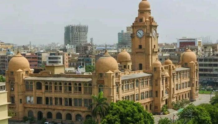 کراچی: ڈی جی پارکس کے آفس سے جنگ عظیم کی یادگار اور نایاب شیلڈز چوری