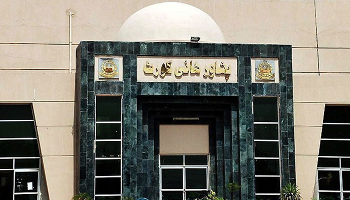 عدالت عالیہ کا کہنا ہے کہ ملٹری کورٹ سے سزا یافتہ ملزمان ہائیکورٹس میں رٹ دائر کرنے کا آئینی حق رکھتے ہیں—فائل فوٹو