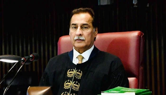 ایاز صادق—فائل فوٹو