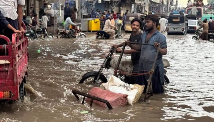 فوٹو بشکریہ سوشل میڈیا