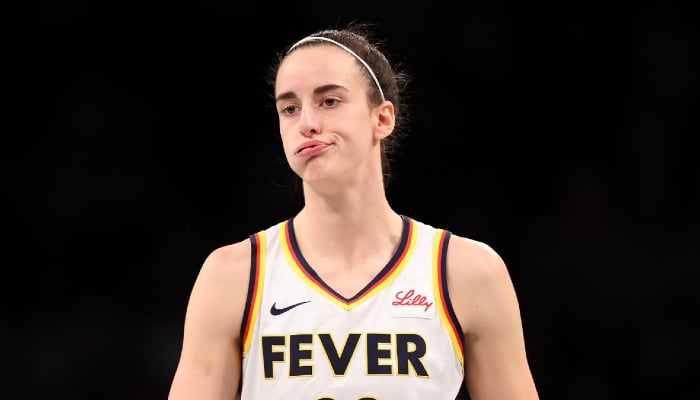 Caitlin Clark breaks down into tears after injury against Connecticut Sun