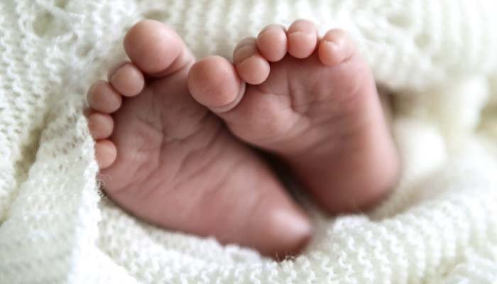 UK babies born free of hereditary disease using DNA from three people