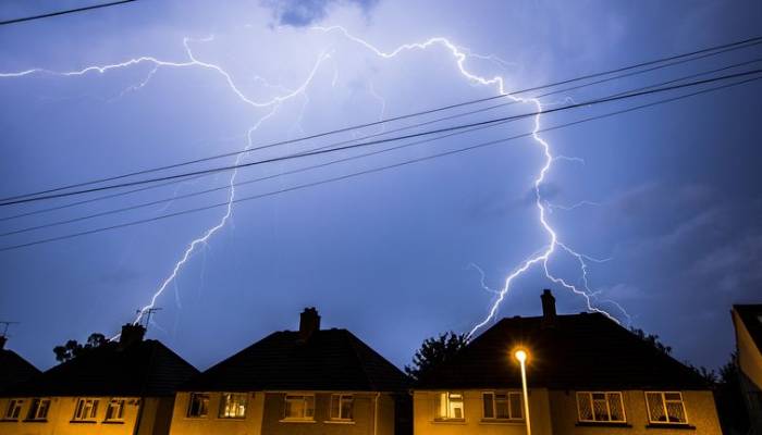 UK weather: Thunderstorms set to hit with power cut and flooding risk