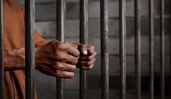 کراچی: عملیات کا ڈھونگ رچا کر بچوں کو اغوا کرنیوالے میاں بیوی گرفتار، مغوی بچہ بازیاب 
