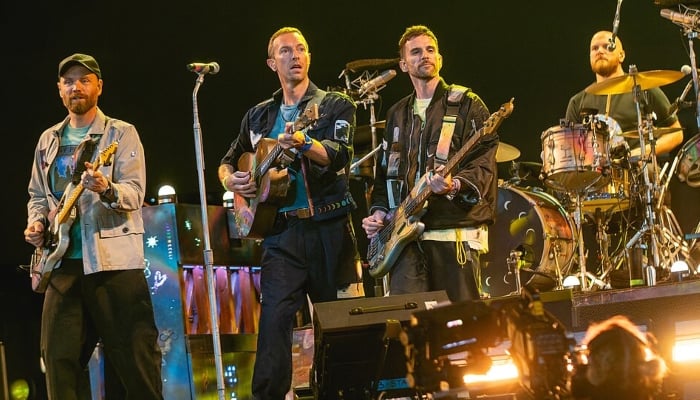 Coldplay accidentally exposes cheating CEO at Massachusetts gig