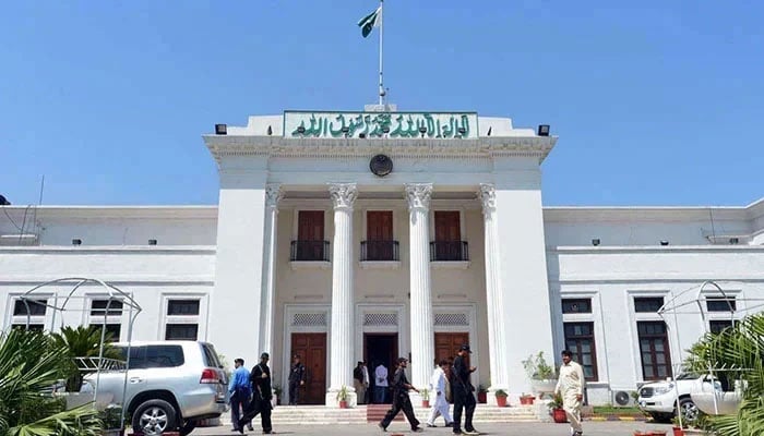کے پی سینیٹ الیکشن میں سیاسی پارٹیوں نے بعض ارب پتی امیدوار میدان میں اتارے
