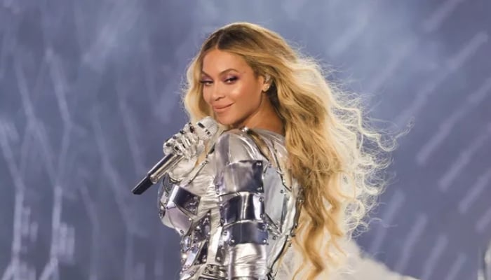 Beyoncé concert turns dangerous as crowd surge sparks stampede