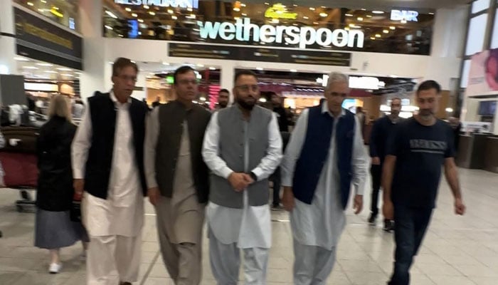 ن لیگ آزاد کشمیر کے رہنما ملک محمد نواز خان نجی دورے پر برطانیہ پہنچ گئے