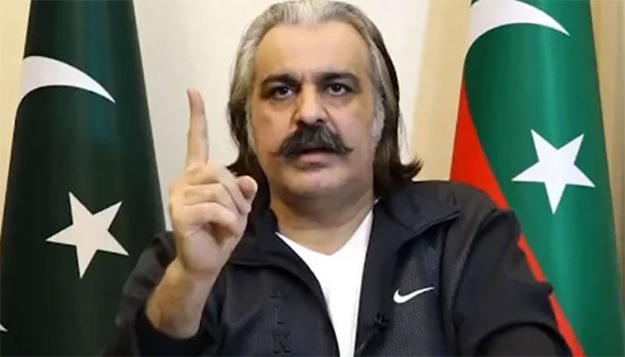 وزیرِ اعلیٰ خیبر پختون خوا علی امین گنڈا پور— فائل فوٹو