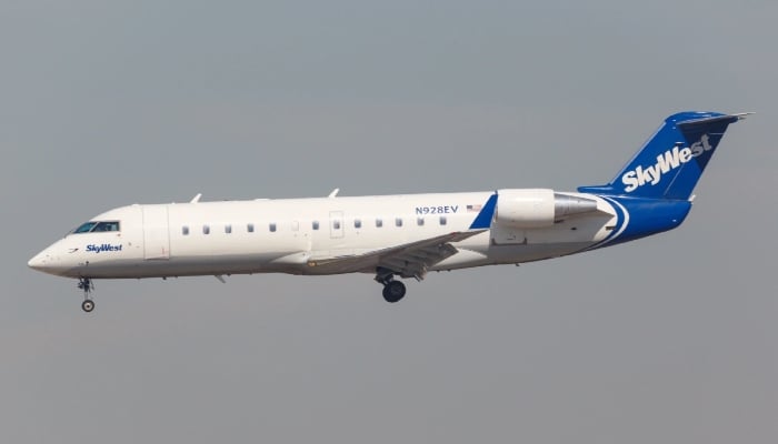 SkyWest flight forced to go-around to avoid collision with another plane
