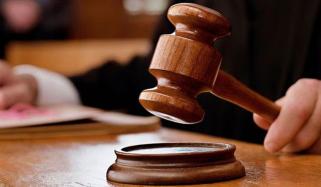 کراچی: 13 سالہ لڑکی سے شادی کرنیوالا شخص ضمانت منسوخ ہونے پر عدالت سے بھاگ گیا